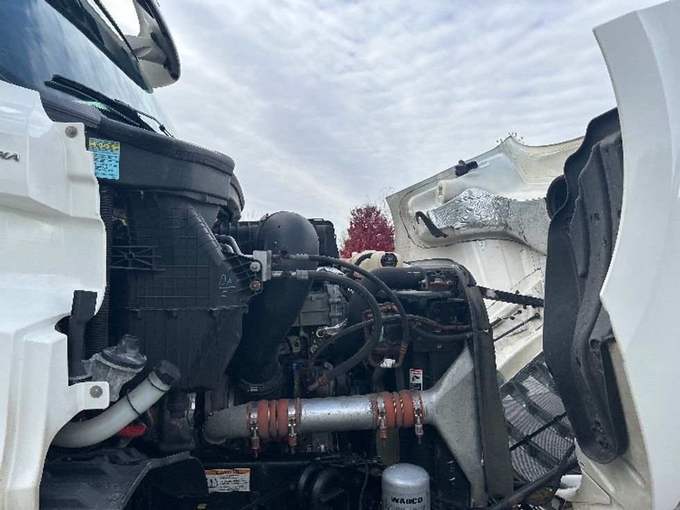 Day Cab Tractor-Heavy Duty Tractors-Freightliner-2021-T11664ST-Rochester-NY-337,571\n\t\tmiles-$ 54,250 - Image 15