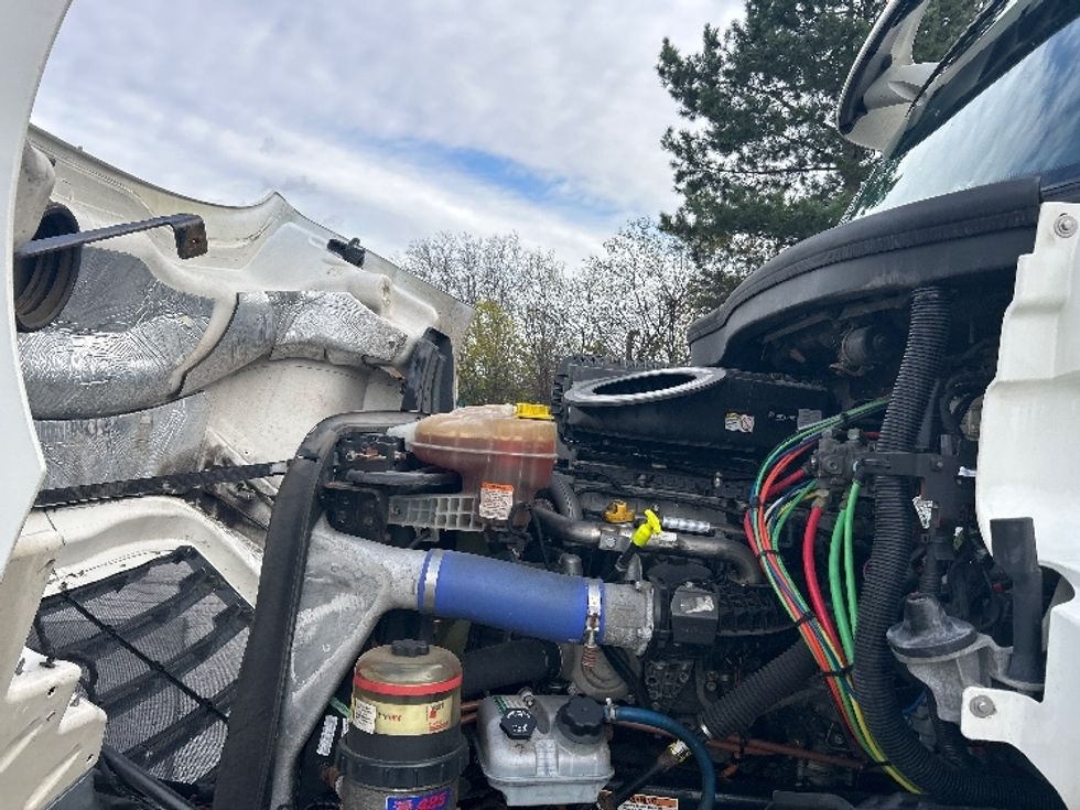 Day Cab Tractor-Heavy Duty Tractors-Freightliner-2021-T11664ST-Rochester-NY-337,571\n\t\tmiles-$ 54,250 - Image 16