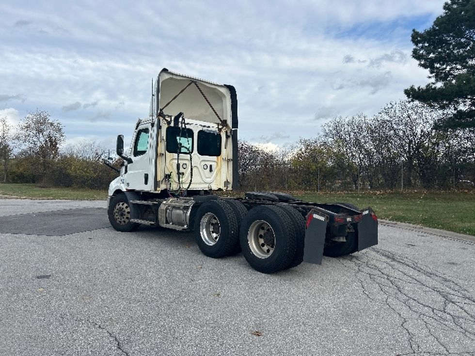 Day Cab Tractor-Heavy Duty Tractors-Freightliner-2021-T11664ST-Rochester-NY-337,571\n\t\tmiles-$ 54,250 - Image 5