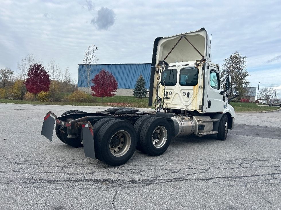 Day Cab Tractor-Heavy Duty Tractors-Freightliner-2021-T11664ST-Rochester-NY-337,571\n\t\tmiles-$ 54,250 - Image 7