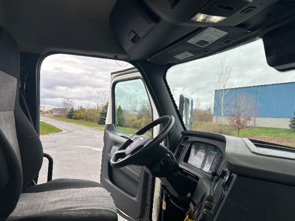 Day Cab Tractor-Heavy Duty Tractors-Freightliner-2021-T11664ST-Rochester-NY-345,327\n\t\tmiles-$ 53,750 - Image 13