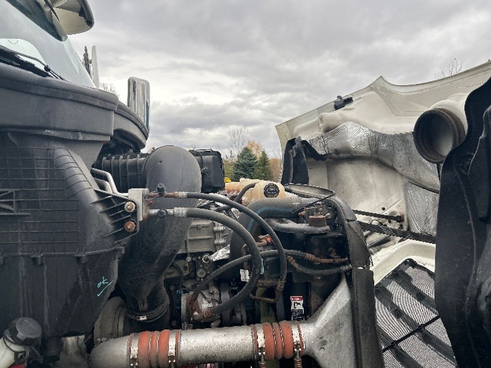 Day Cab Tractor-Heavy Duty Tractors-Freightliner-2021-T11664ST-Rochester-NY-345,327\n\t\tmiles-$ 53,750 - Image 14