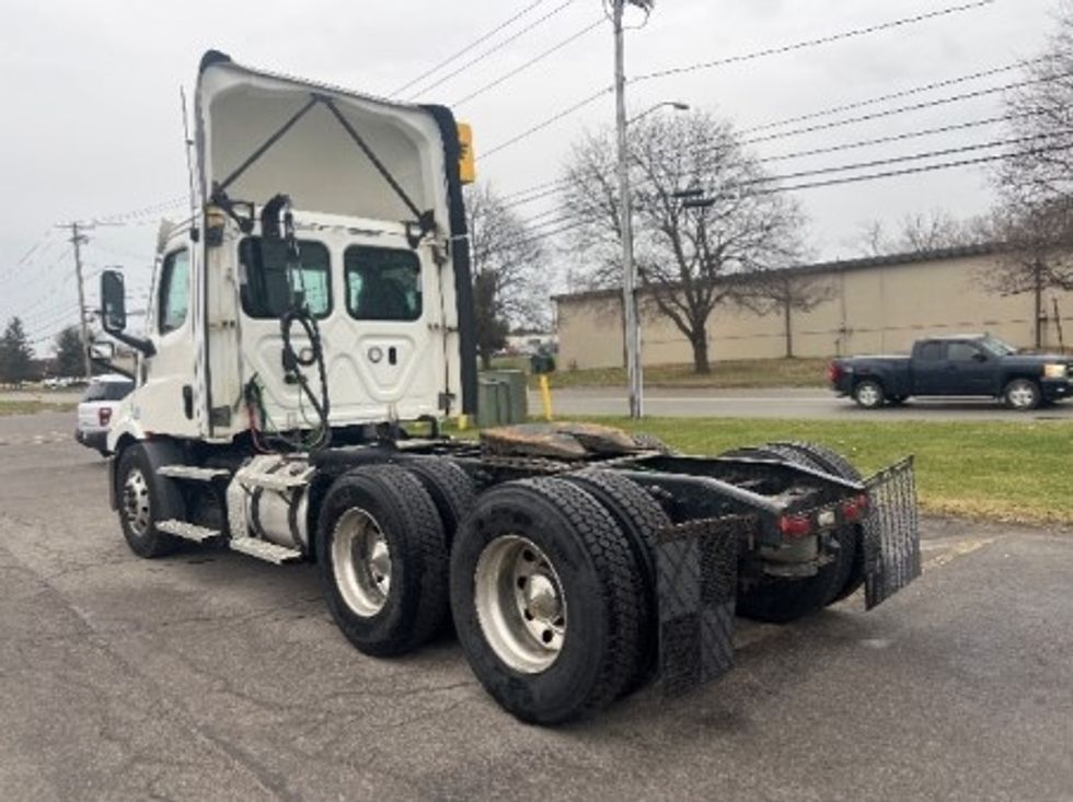 Day Cab Tractor-Heavy Duty Tractors-Freightliner-2021-T11664ST-Rochester-NY-345,327\n\t\tmiles-$ 53,750 - Image 5