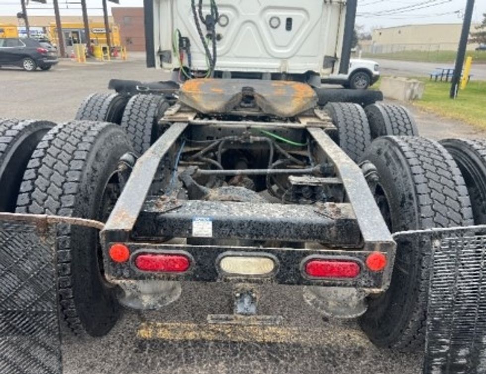 Day Cab Tractor-Heavy Duty Tractors-Freightliner-2021-T11664ST-Rochester-NY-345,327\n\t\tmiles-$ 53,750 - Image 6