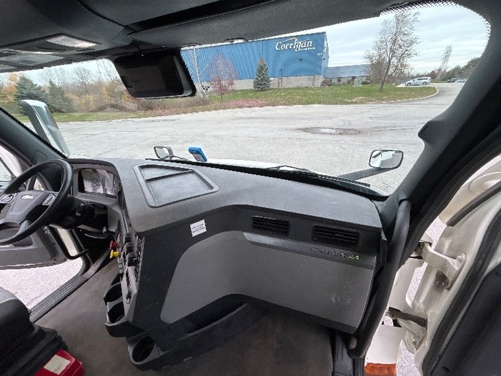Day Cab Tractor-Heavy Duty Tractors-Freightliner-2021-T11664ST-Rochester-NY-388,906\n\t\tmiles-$ 50,250 - Image 13