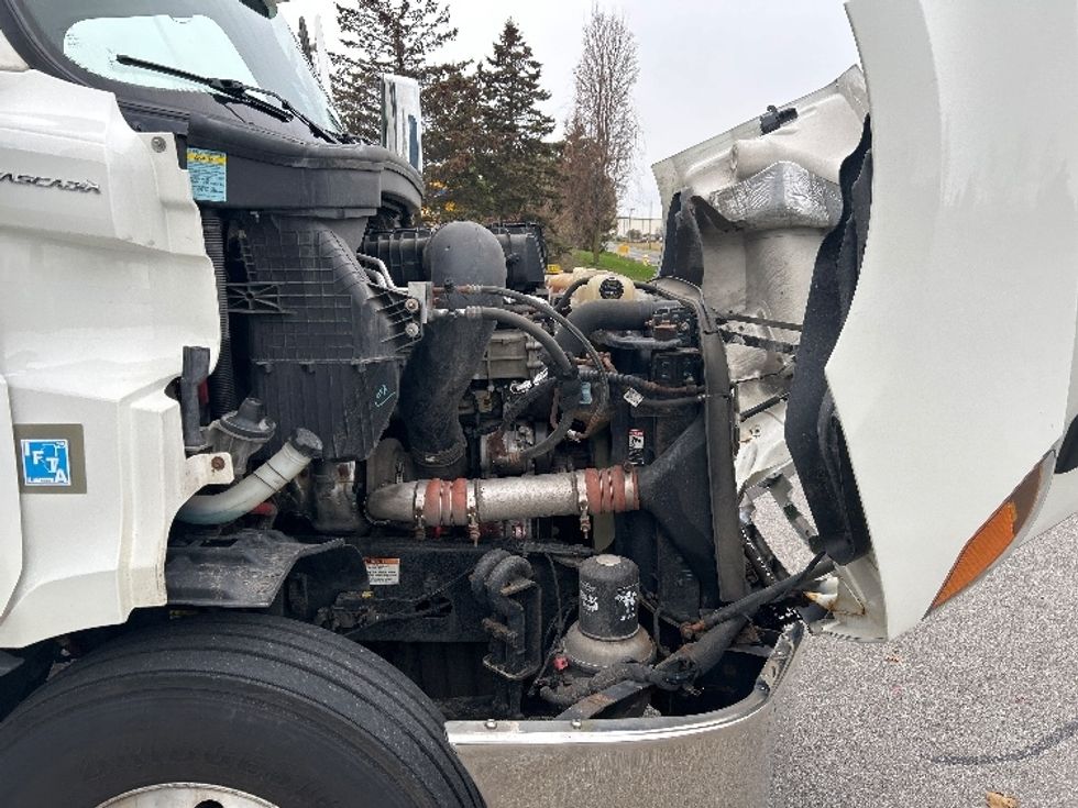 Day Cab Tractor-Heavy Duty Tractors-Freightliner-2021-T11664ST-Rochester-NY-388,906\n\t\tmiles-$ 50,250 - Image 15