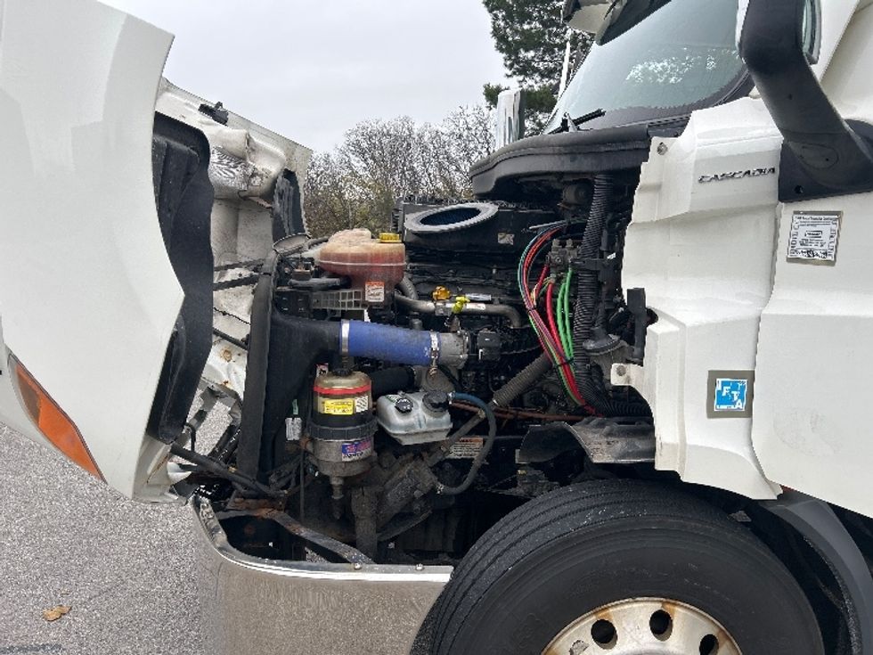 Day Cab Tractor-Heavy Duty Tractors-Freightliner-2021-T11664ST-Rochester-NY-388,906\n\t\tmiles-$ 50,250 - Image 16