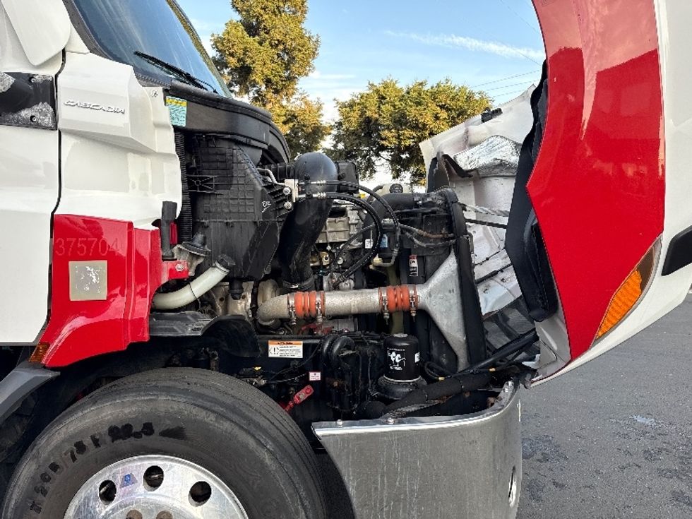 Day Cab Tractor-Heavy Duty Tractors-Freightliner-2021-T11664ST-Sacramento-CA-311,868\n\t\tmiles-$ 64,250 - Image 15