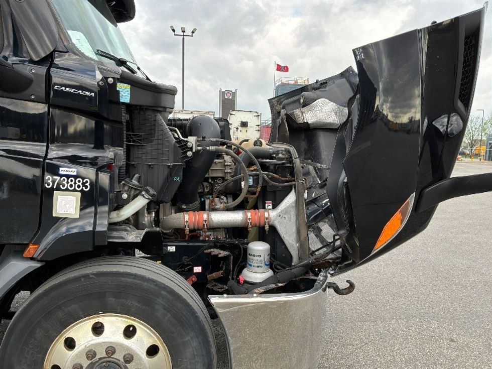 Day Cab Tractor-Heavy Duty Tractors-Freightliner-2021-T11664ST-Saint Laurent-PQ-222,675\n\t\tkm-$ 89,000 - Image 15