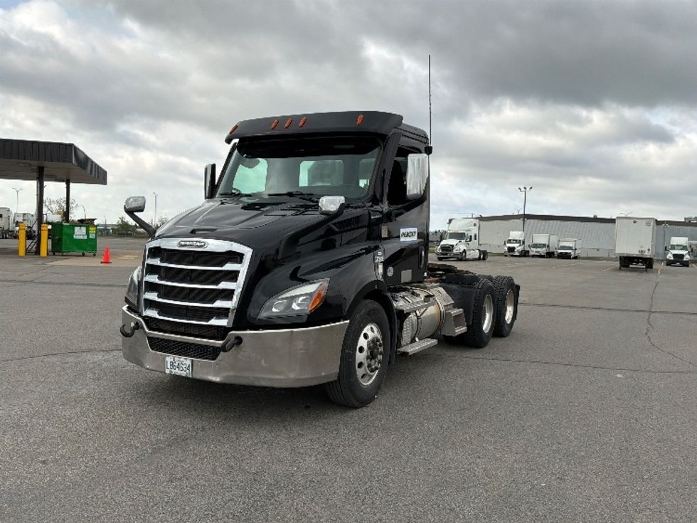 Day Cab Tractor-Heavy Duty Tractors-Freightliner-2021-T11664ST-Saint Laurent-PQ-222,675\n\t\tkm-$ 89,000 - Image 3