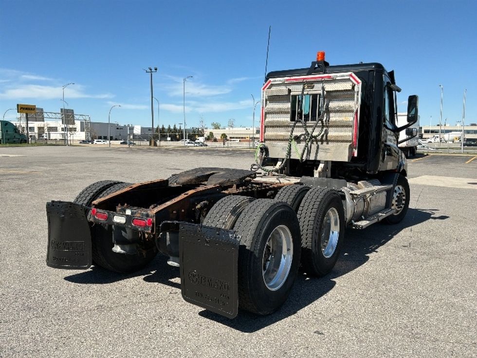 Day Cab Tractor-Heavy Duty Tractors-Freightliner-2021-T11664ST-Saint Laurent-PQ-222,675\n\t\tkm-$ 89,000 - Image 7