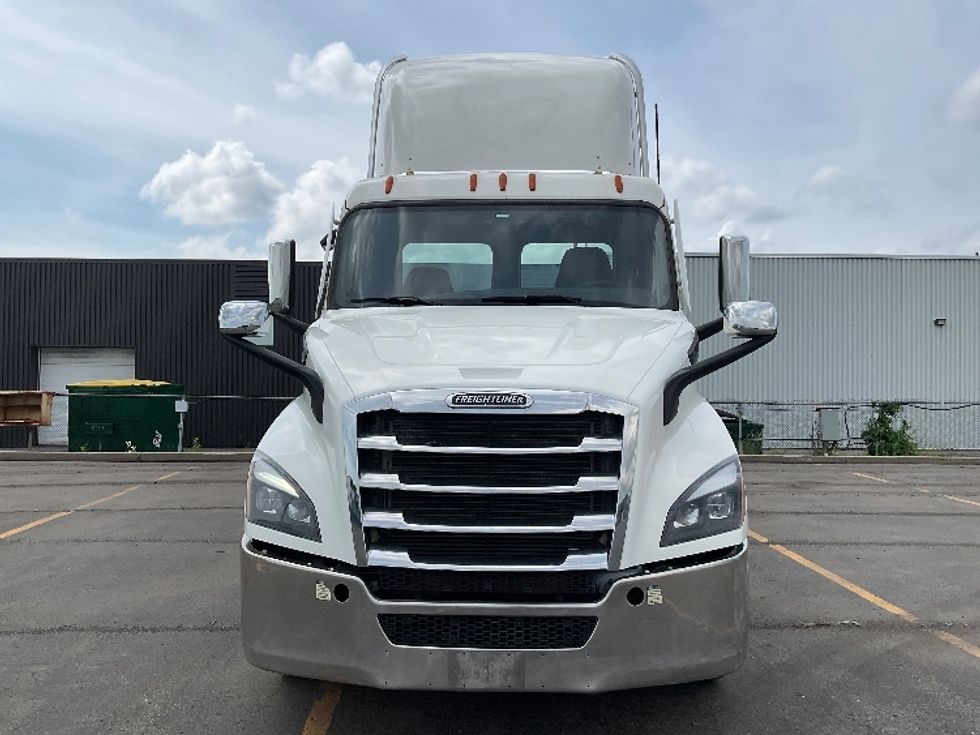 Day Cab Tractor-Heavy Duty Tractors-Freightliner-2021-T11664ST-Saint Laurent-PQ-416,998\n\t\tkm-$ 77,000 - Image 2