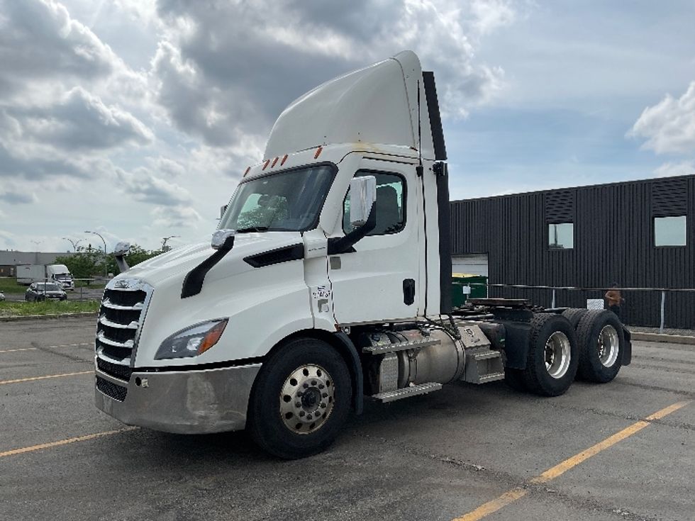 Day Cab Tractor-Heavy Duty Tractors-Freightliner-2021-T11664ST-Saint Laurent-PQ-416,998\n\t\tkm-$ 77,000 - Image 3