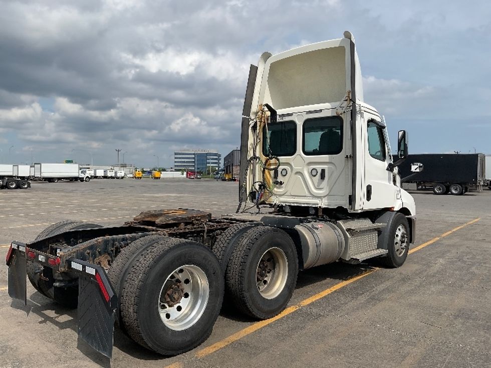 Day Cab Tractor-Heavy Duty Tractors-Freightliner-2021-T11664ST-Saint Laurent-PQ-416,998\n\t\tkm-$ 77,000 - Image 7