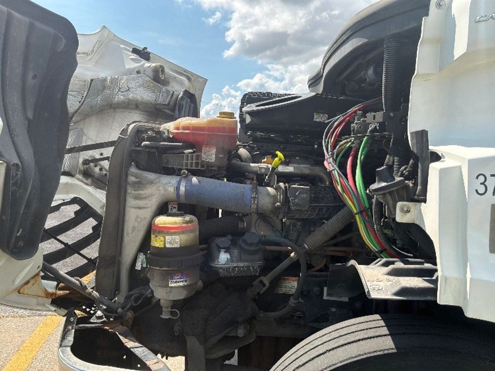 Day Cab Tractor-Heavy Duty Tractors-Freightliner-2021-T11664ST-Saint Laurent-PQ-467,341\n\t\tkm-$ 80,250 - Image 15