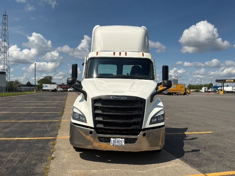Day Cab Tractor-Heavy Duty Tractors-Freightliner-2021-T11664ST-Saint Laurent-PQ-467,341\n\t\tkm-$ 80,250 - Image 2