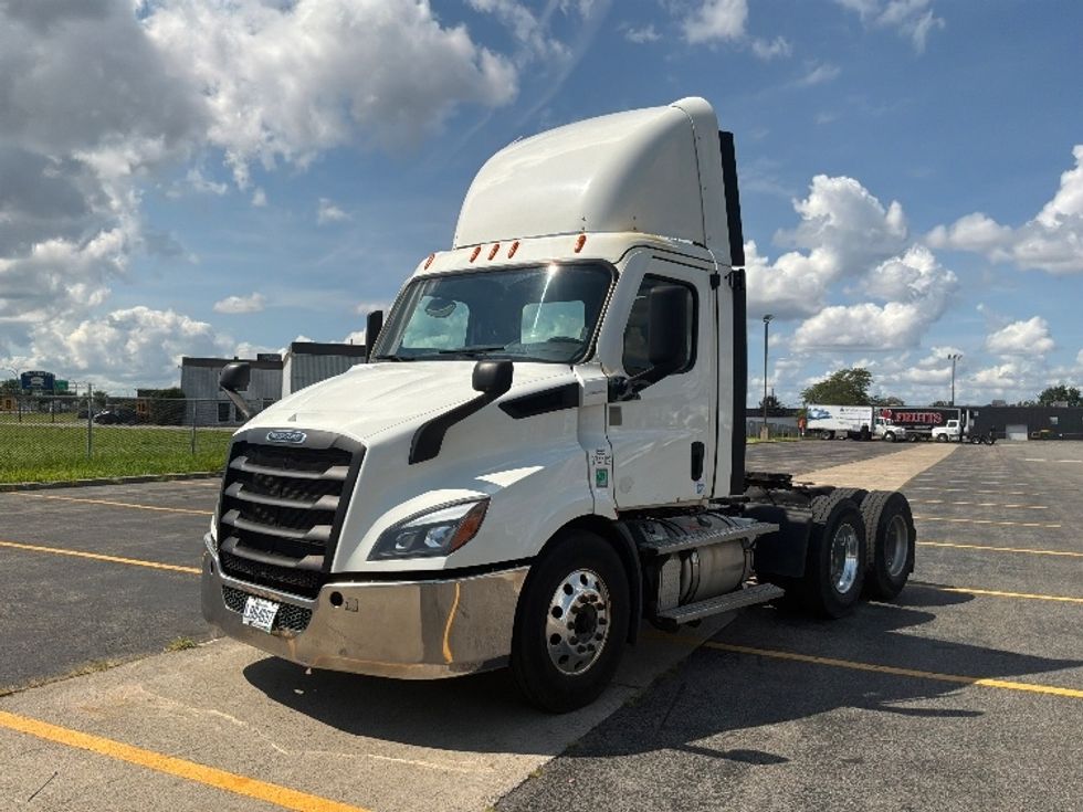 Day Cab Tractor-Heavy Duty Tractors-Freightliner-2021-T11664ST-Saint Laurent-PQ-467,341\n\t\tkm-$ 80,250 - Image 3