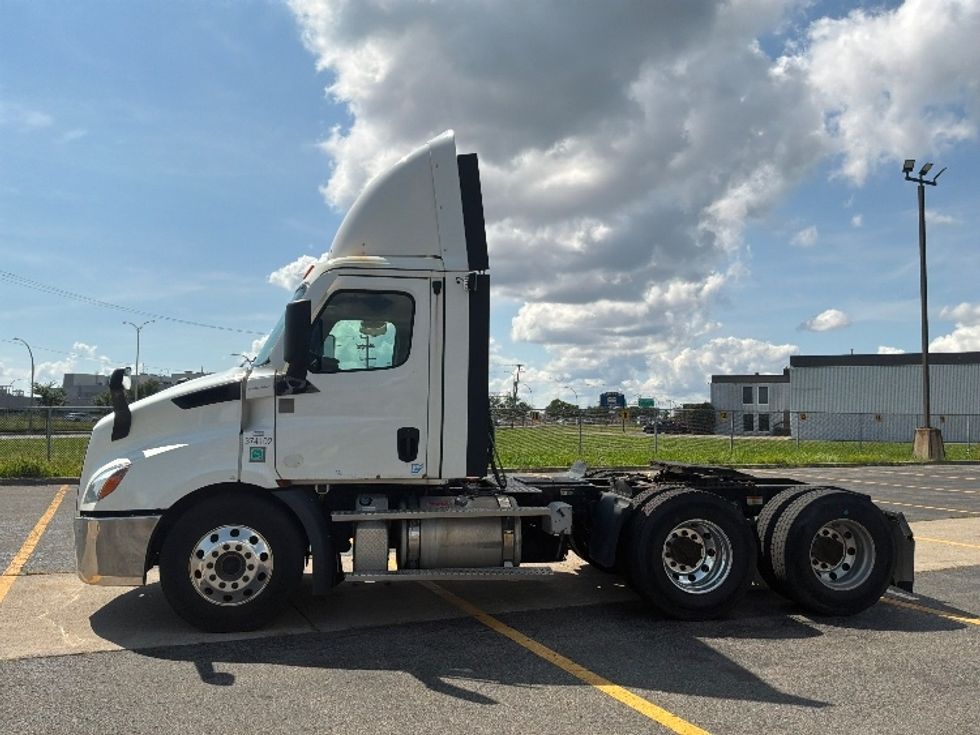 Day Cab Tractor-Heavy Duty Tractors-Freightliner-2021-T11664ST-Saint Laurent-PQ-467,341\n\t\tkm-$ 80,250 - Image 4