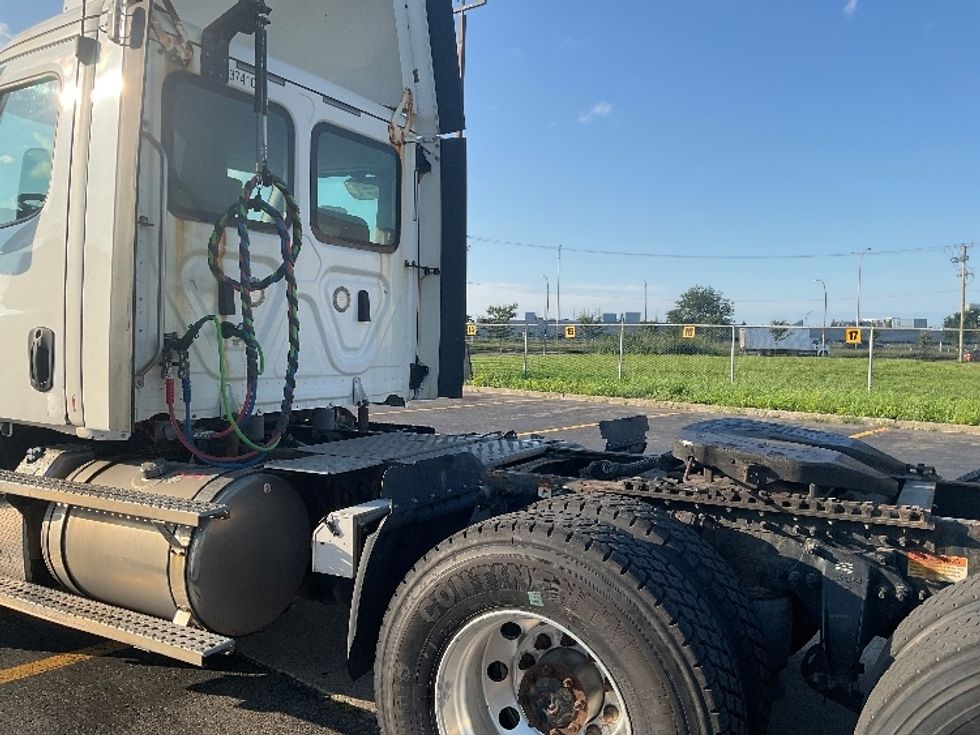 Day Cab Tractor-Heavy Duty Tractors-Freightliner-2021-T11664ST-Saint Laurent-PQ-493,668\n\t\tkm-$ 79,000 - Image 18
