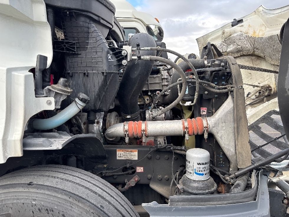 Day Cab Tractor-Heavy Duty Tractors-Freightliner-2021-T11664ST-Salt Lake City-UT-428,183\n\t\tmiles-$ 56,500 - Image 15