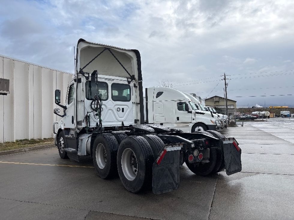 Day Cab Tractor-Heavy Duty Tractors-Freightliner-2021-T11664ST-Salt Lake City-UT-428,183\n\t\tmiles-$ 56,500 - Image 5