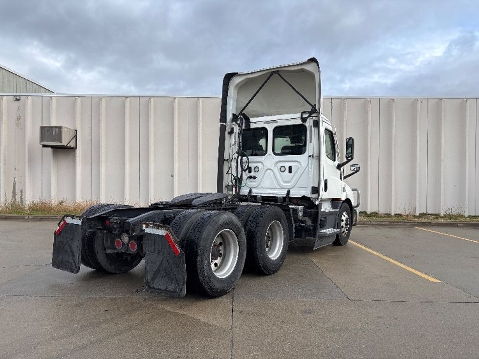 Day Cab Tractor-Heavy Duty Tractors-Freightliner-2021-T11664ST-Salt Lake City-UT-428,183\n\t\tmiles-$ 56,500 - Image 7