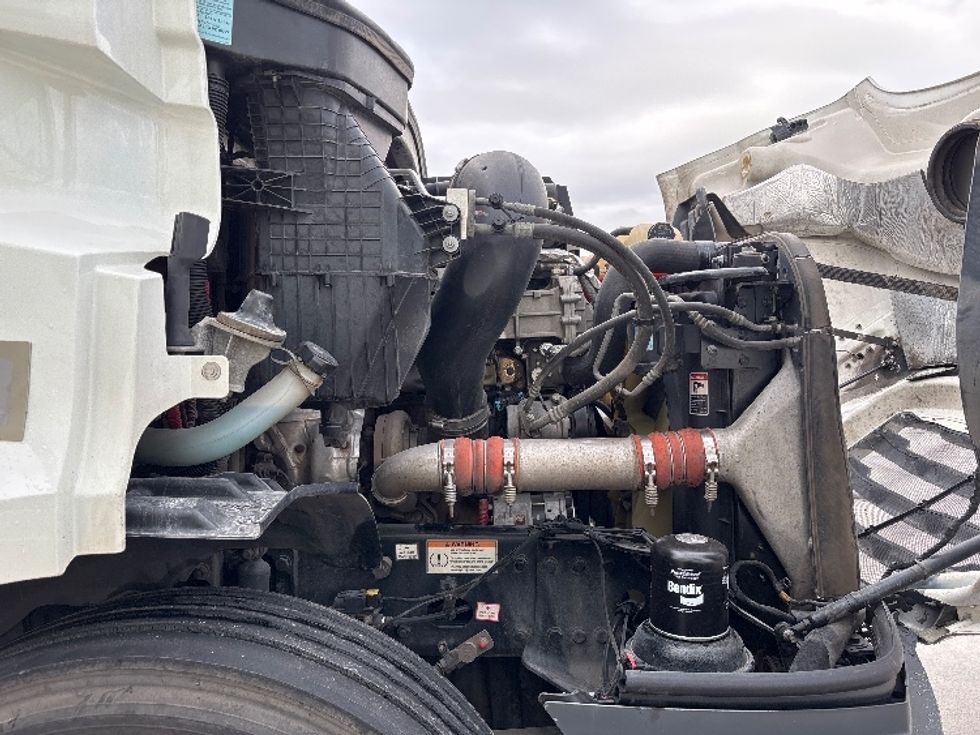 Day Cab Tractor-Heavy Duty Tractors-Freightliner-2021-T11664ST-Salt Lake City-UT-451,768\n\t\tmiles-$ 54,000 - Image 15