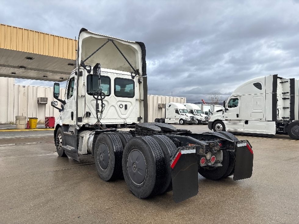 Day Cab Tractor-Heavy Duty Tractors-Freightliner-2021-T11664ST-Salt Lake City-UT-451,768\n\t\tmiles-$ 54,000 - Image 5