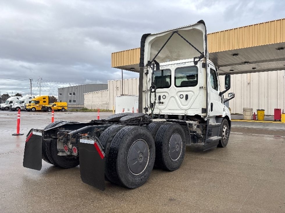 Day Cab Tractor-Heavy Duty Tractors-Freightliner-2021-T11664ST-Salt Lake City-UT-451,768\n\t\tmiles-$ 54,000 - Image 7