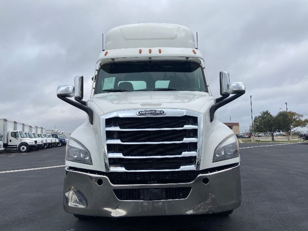 Day Cab Tractor-Heavy Duty Tractors-Freightliner-2021-T11664ST-San Antonio-TX-330,327\n\t\tmiles-$ 65,000 - Image 2