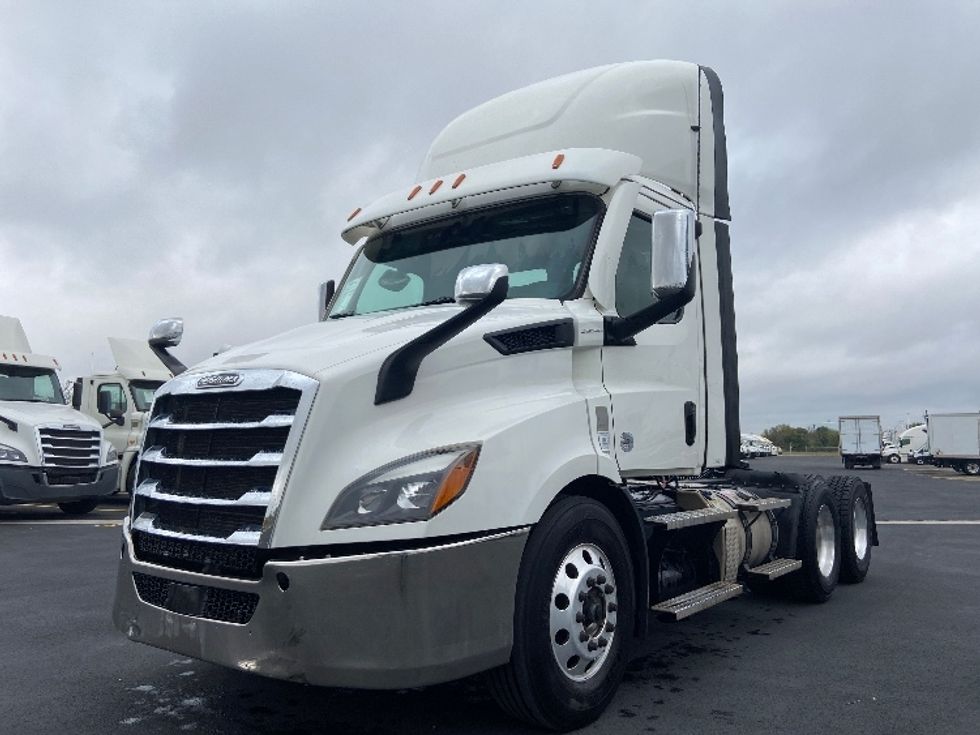 Day Cab Tractor-Heavy Duty Tractors-Freightliner-2021-T11664ST-San Antonio-TX-330,327\n\t\tmiles-$ 65,000 - Image 3