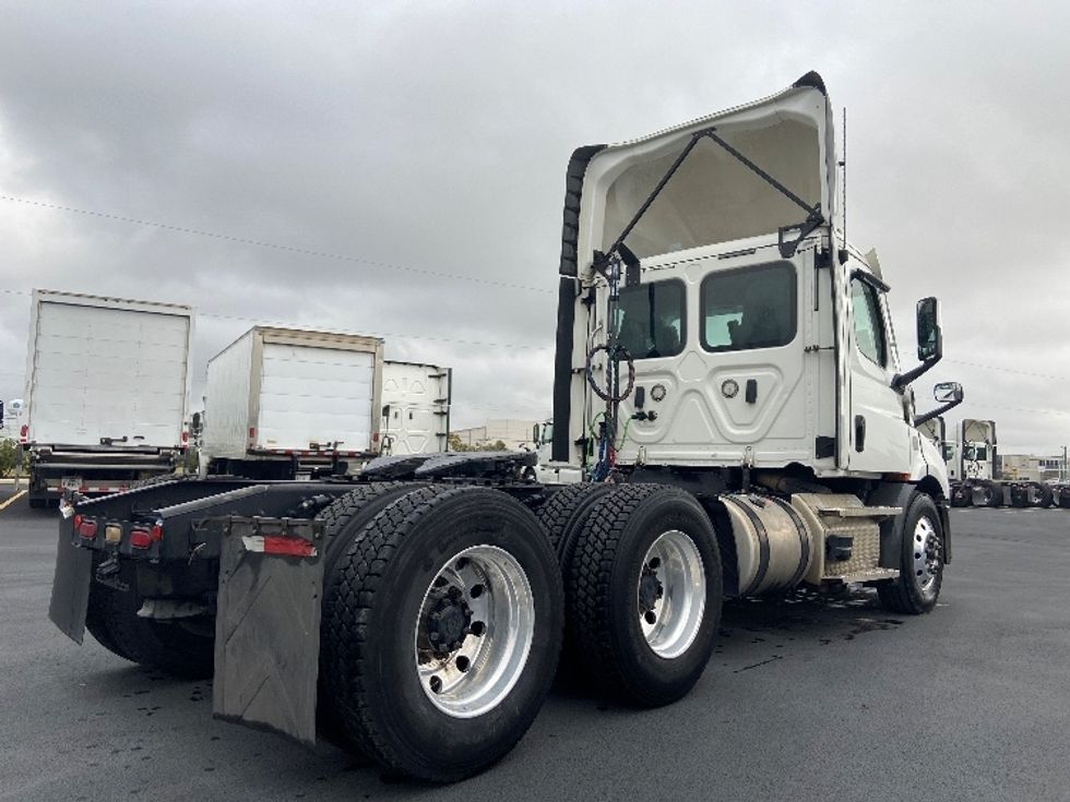 Day Cab Tractor-Heavy Duty Tractors-Freightliner-2021-T11664ST-San Antonio-TX-330,327\n\t\tmiles-$ 65,000 - Image 7