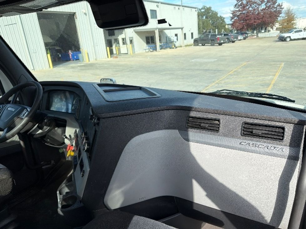 Day Cab Tractor-Heavy Duty Tractors-Freightliner-2021-T11664ST-San Antonio-TX-364,933\n\t\tmiles-$ 60,500 - Image 13