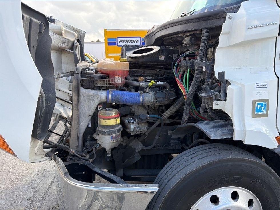 Day Cab Tractor-Heavy Duty Tractors-Freightliner-2021-T11664ST-San Antonio-TX-364,933\n\t\tmiles-$ 60,500 - Image 16