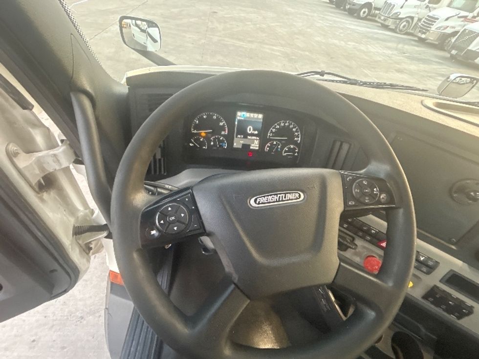 Day Cab Tractor-Heavy Duty Tractors-Freightliner-2021-T11664ST-San Antonio-TX-365,019\n\t\tmiles-$ 62,250 - Image 11