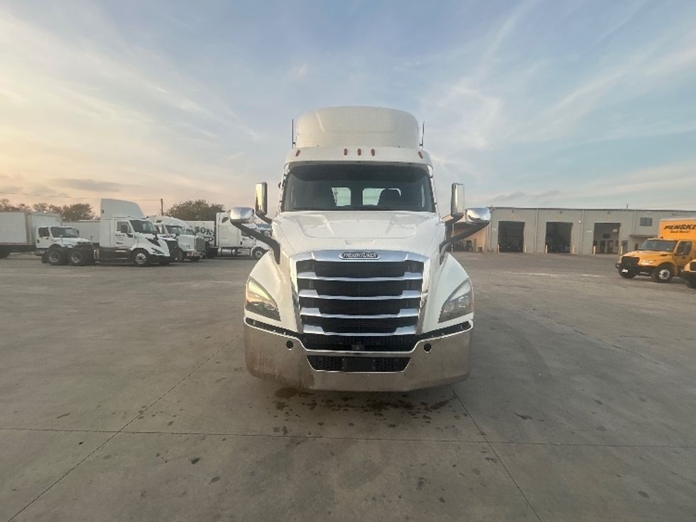 Day Cab Tractor-Heavy Duty Tractors-Freightliner-2021-T11664ST-San Antonio-TX-365,019\n\t\tmiles-$ 62,250 - Image 2