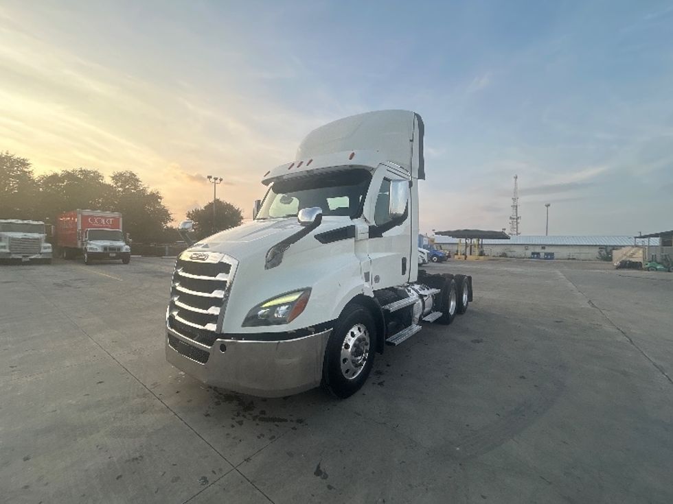 Day Cab Tractor-Heavy Duty Tractors-Freightliner-2021-T11664ST-San Antonio-TX-365,019\n\t\tmiles-$ 62,250 - Image 3