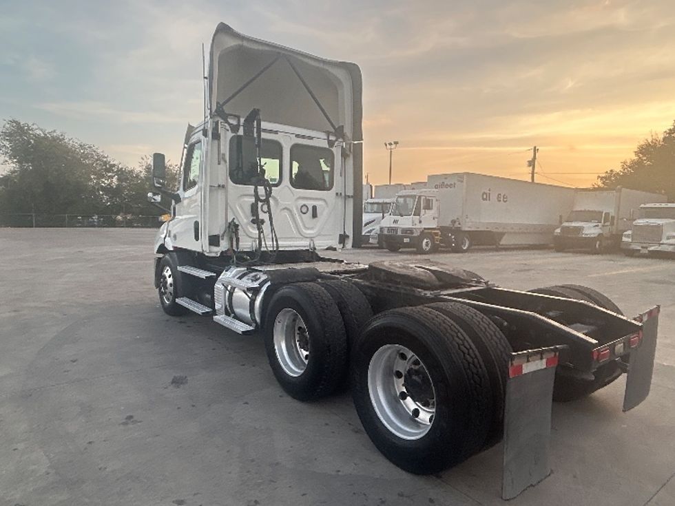 Day Cab Tractor-Heavy Duty Tractors-Freightliner-2021-T11664ST-San Antonio-TX-365,019\n\t\tmiles-$ 62,250 - Image 5