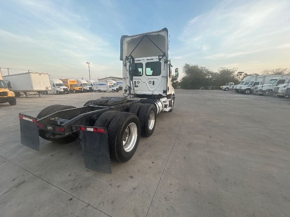 Day Cab Tractor-Heavy Duty Tractors-Freightliner-2021-T11664ST-San Antonio-TX-365,019\n\t\tmiles-$ 62,250 - Image 7