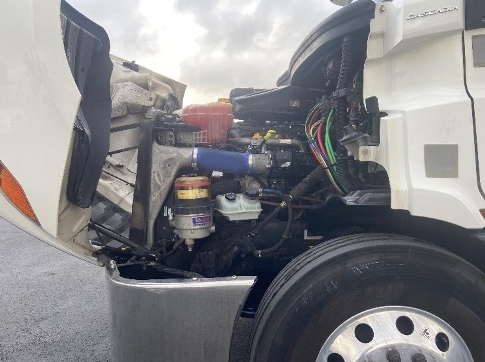 Day Cab Tractor-Heavy Duty Tractors-Freightliner-2021-T11664ST-San Antonio-TX-375,517\n\t\tmiles-$ 61,250 - Image 16