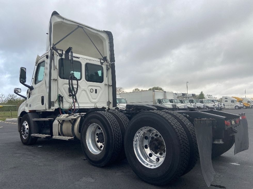Day Cab Tractor-Heavy Duty Tractors-Freightliner-2021-T11664ST-San Antonio-TX-375,517\n\t\tmiles-$ 61,250 - Image 5
