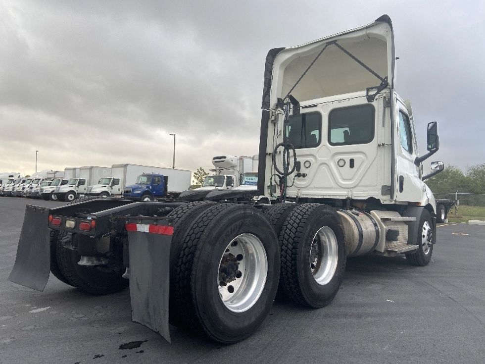 Day Cab Tractor-Heavy Duty Tractors-Freightliner-2021-T11664ST-San Antonio-TX-375,517\n\t\tmiles-$ 61,250 - Image 7