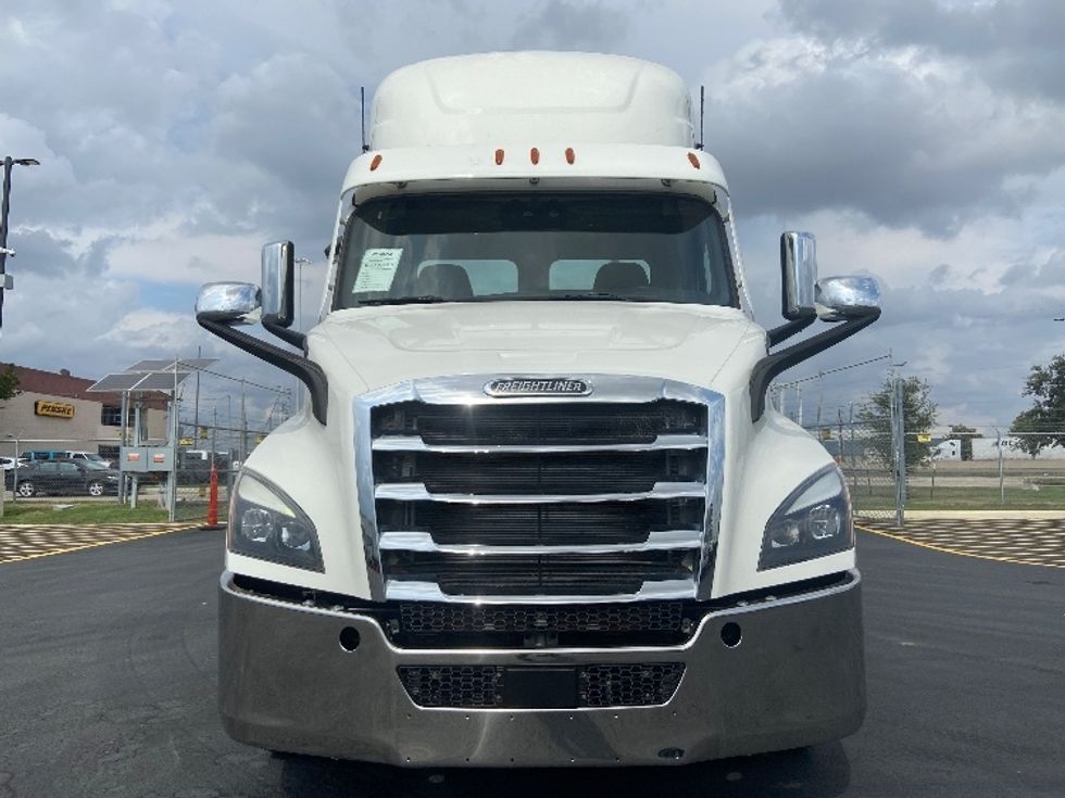 Day Cab Tractor-Heavy Duty Tractors-Freightliner-2021-T11664ST-San Antonio-TX-401,890\n\t\tmiles-$ 58,500 - Image 2