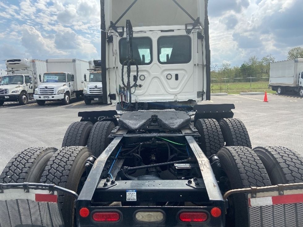 Day Cab Tractor-Heavy Duty Tractors-Freightliner-2021-T11664ST-San Antonio-TX-401,890\n\t\tmiles-$ 58,500 - Image 6