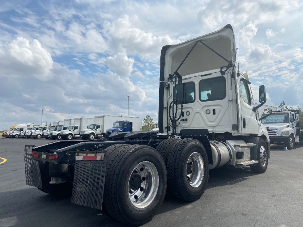 Day Cab Tractor-Heavy Duty Tractors-Freightliner-2021-T11664ST-San Antonio-TX-401,890\n\t\tmiles-$ 58,500 - Image 7