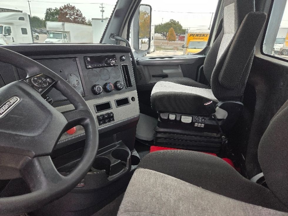 Day Cab Tractor-Heavy Duty Tractors-Freightliner-2021-T11664ST-San Antonio-TX-412,663\n\t\tmiles-$ 57,250 - Image 10