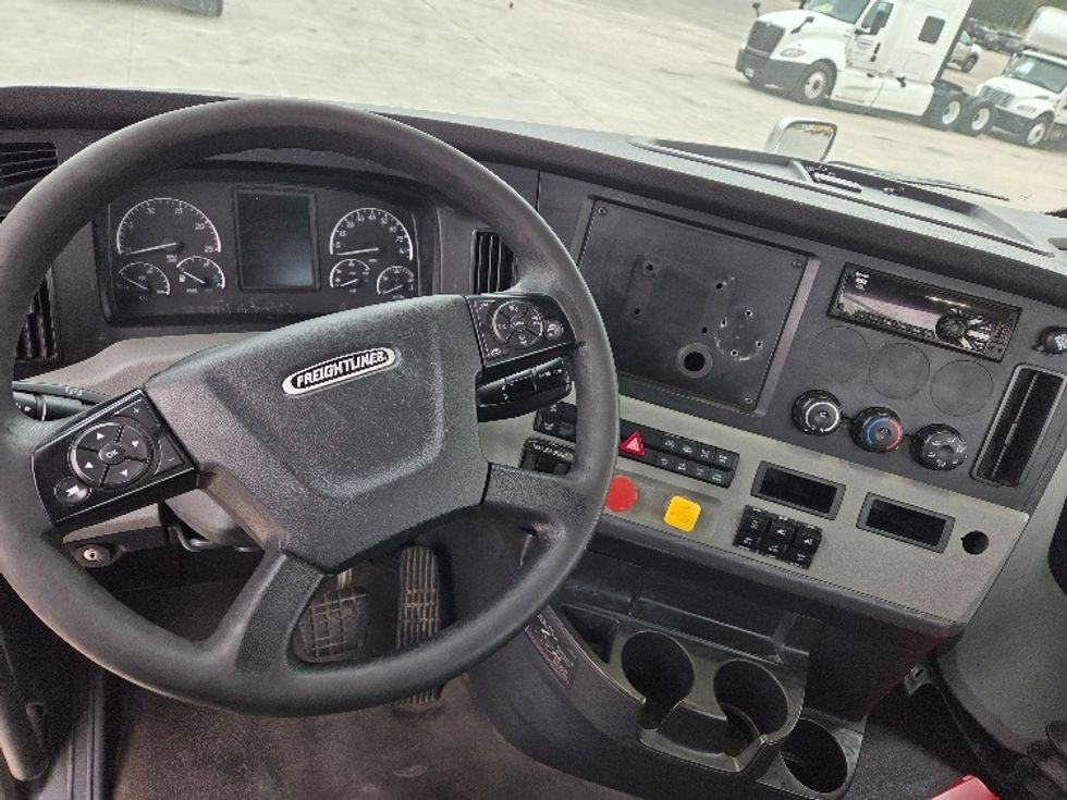 Day Cab Tractor-Heavy Duty Tractors-Freightliner-2021-T11664ST-San Antonio-TX-412,663\n\t\tmiles-$ 57,250 - Image 11