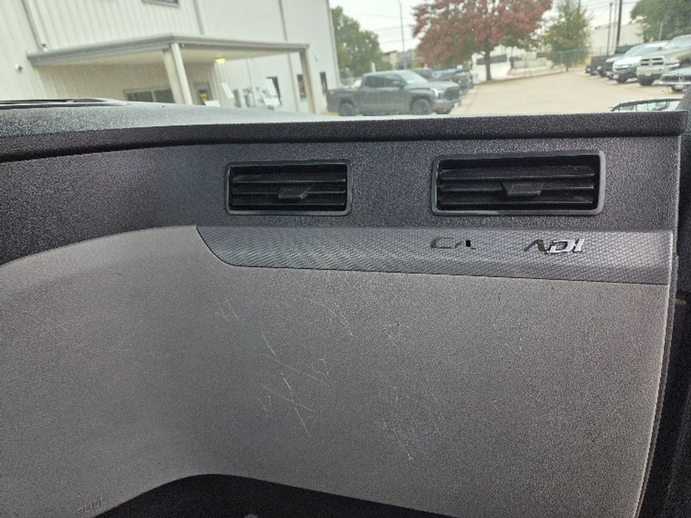 Day Cab Tractor-Heavy Duty Tractors-Freightliner-2021-T11664ST-San Antonio-TX-412,663\n\t\tmiles-$ 57,250 - Image 13