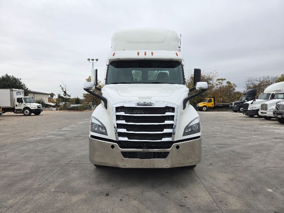 Day Cab Tractor-Heavy Duty Tractors-Freightliner-2021-T11664ST-San Antonio-TX-412,663\n\t\tmiles-$ 57,250 - Image 2