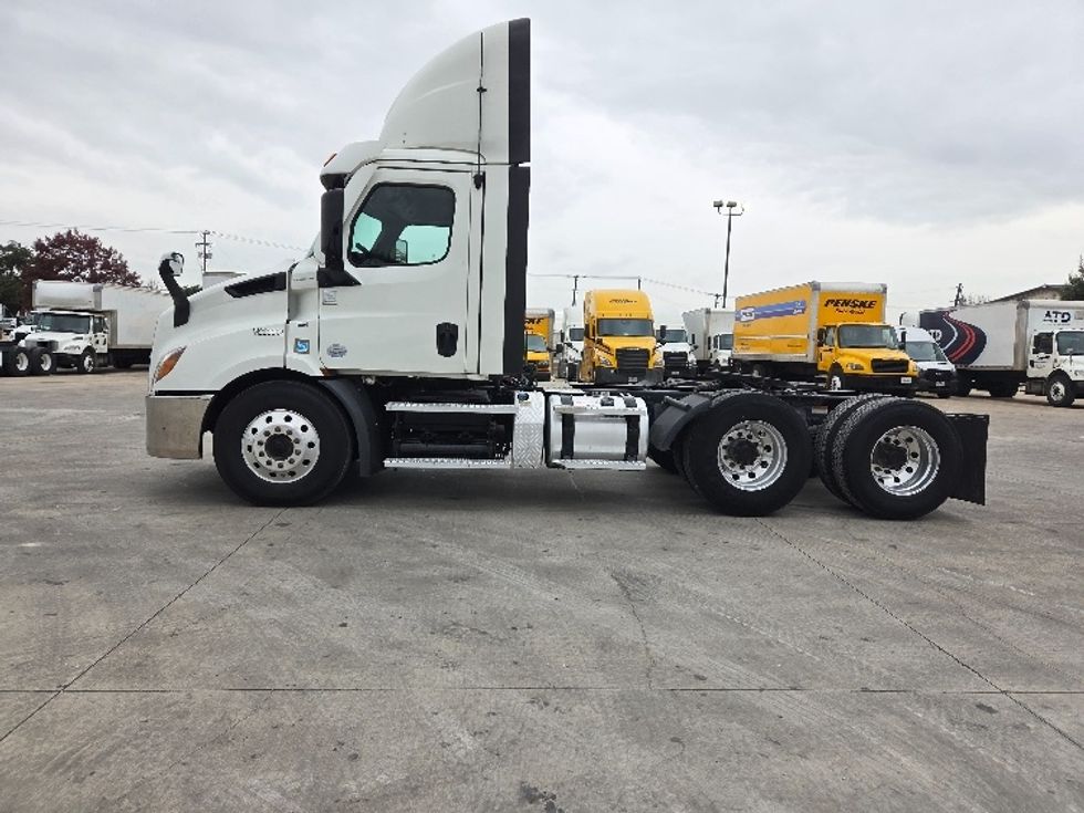 Day Cab Tractor-Heavy Duty Tractors-Freightliner-2021-T11664ST-San Antonio-TX-412,663\n\t\tmiles-$ 57,250 - Image 4